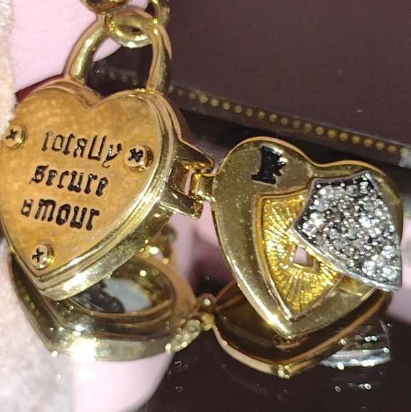 Padlock 🔐 Locket to My💕 Never Removed from Original 🎁 NWT - Picture 1 of 7